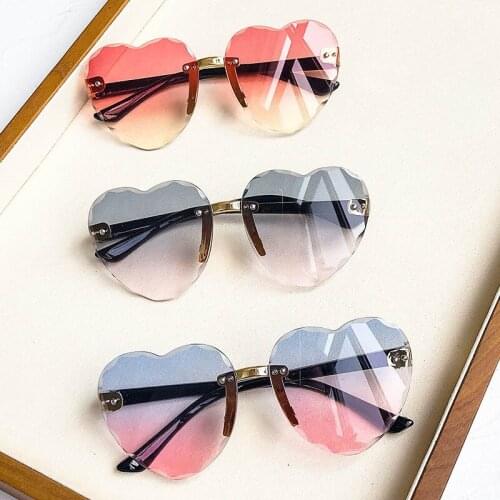 ONEVAN Small Frame Rimless Sunglasses Children Heart Sunglasses for Kids Gradient Mirror Glasses Girls Peach Heart Eyeglasses