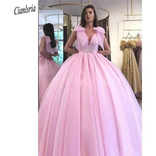 Pink V-Neck Organza Saudi Arabic Ball Gown Evening Dress With Bow Crystal Sashes Sleeveless Dubai Formal Evening Party Gown