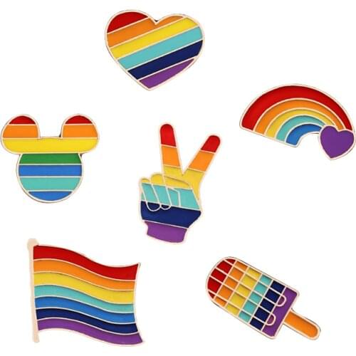 Creative Rainbow Heart Finger Flag Love is Love Pins Brooches LGBT Design Metal Badges Gay Lesbian Pride Lapel Pin Jewelry Gifts