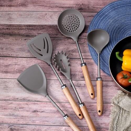 Silicone kitchenware set heat-resistant cookware wooden handle cooking spatula Silicone shovel heat-resistant kitchenware set