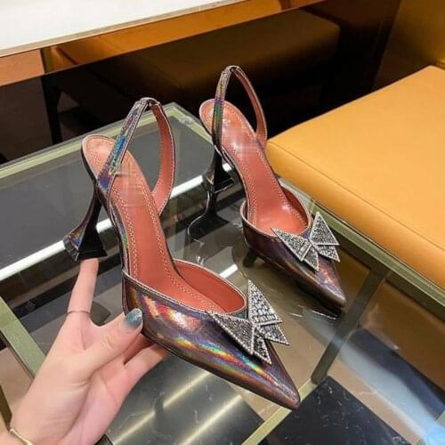 Fashion Beauty with Diamond Hollow Shoes Butterfly Button Slippers Wine Cup with Pointed Female Sandals