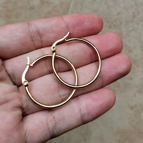 Gold Color 30mm Circle Women Hoop Earrings Ear Loop Smooth Ring Polishing 316 Stainless Steel Jewelry IP Plating Anti Allergy