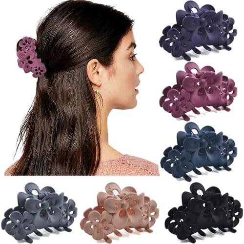 Multicolor New Arrival Hollow Out Flower Hair Claw Clamps Large Size Plastic Hairpins Carving Hairclip Fashion Bathing Headwear
