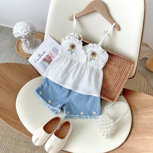 Girl baby princess sets summer childrens sling top daisy denim shorts fashion cotton two-piece cute girls flower costume