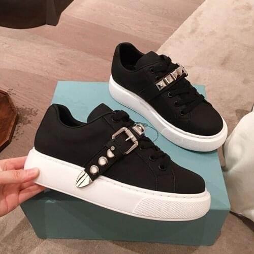 2021 New Men women Skateboarding Shoes Flat With Top quality High quality fabric Lovers Light Weight Shoes Genuine Leather Bling