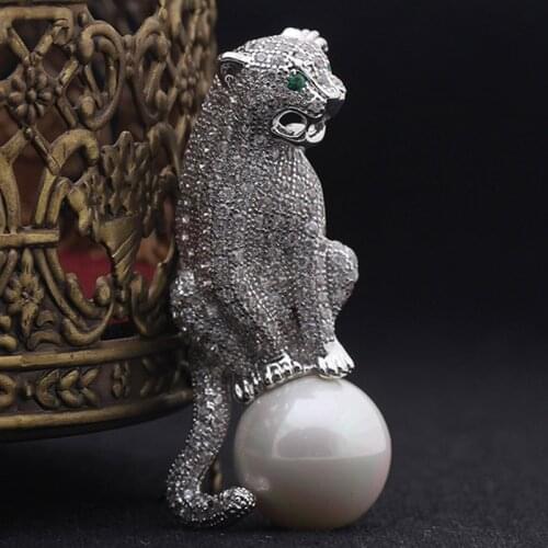 Zlxgirl luxury brand leopard animal brooches of men jewelry perfect cubic zircon brooch and pendant imitation pearl hijab pins