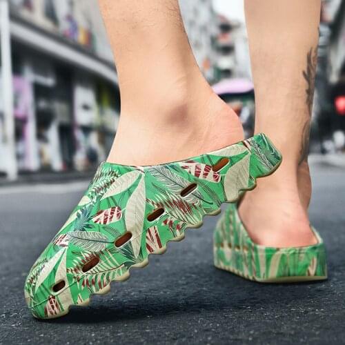 Sandals 2021 Medical Shoes Breathable Doctor Nurse Slippers Non-slip Nurse Clogs Hospital Surgical Work Sandals