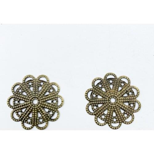 40 pieces / lot antique bronze Metal Filigree flower Lace Slice Charms base Setting Jewelry DIY Components Findings07762
