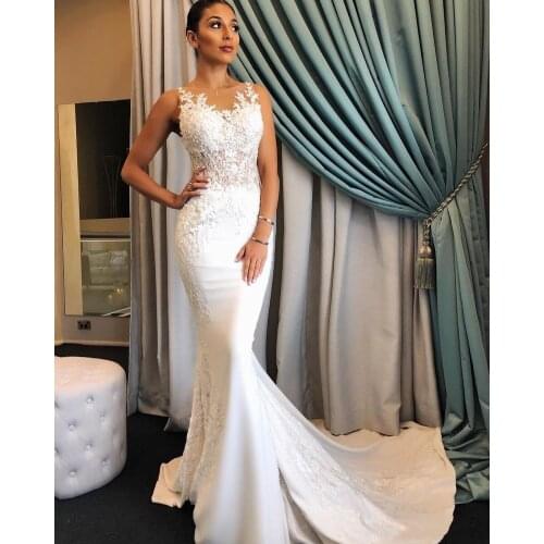 2020 Simple Mermaid Beach Wedding Dresses Jewel Neckline Sleeveless Lace Appliqued Court Train Long Bridal Gowns Custom Made