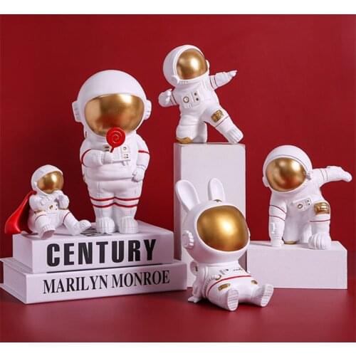Creative Astronaut Figurine Character Statue Home Decoration Accessories Modern Living Room Bedroom Office Decorative Ornaments