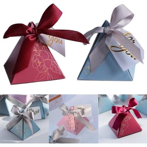 Luxury Triangular Pyramid Candy Box Wedding Favors & Door Gifts Chocolate Boxes for Christmas Festival Party Decor
