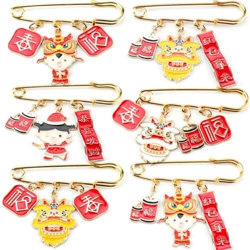 Creative Brooch Enamel Pin Chinese Lunar New Year Holiday Lion Dance fuyin Words Buckle Pin Backpack Clothes Brooches Gift