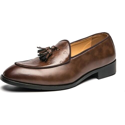 2021 New Fashion Brown Leather Gentleman Shoes Casual Mens Business Footwear British Style Large Size Minimalist Tassel Loafers