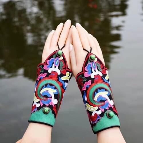 HOT !!! Ethnic handmade embroidery cloth female Bracelet Bracers Vintage cotton fabrics ring chain bracelet wristbands for women
