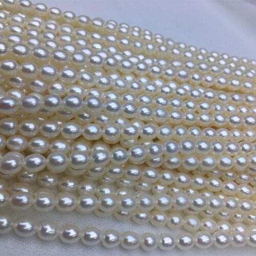 Natural fresh water pearl necklace