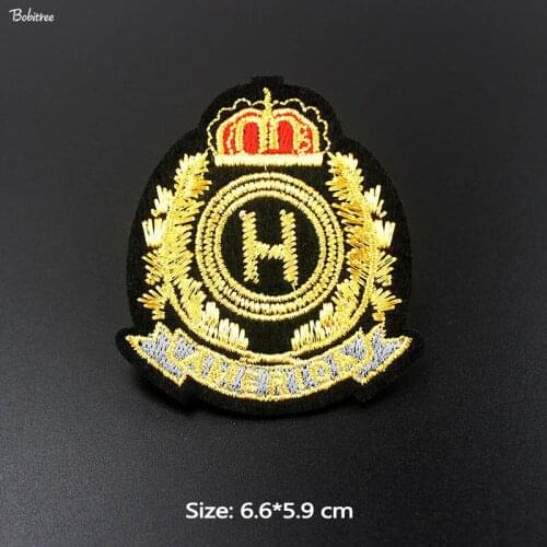Fashion Golden Crown Badge iron on Patches Embroidered Cotton Fabric Applique Stickers for Jacket Clothing Decoration
