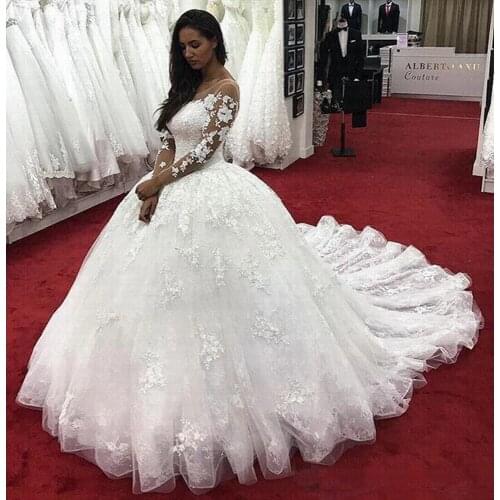 Gorgeous Scoop Long Sleeve African Ball Gown Wedding Dress Illusion Open Back Floral Appliques Lace Bridal Gown
