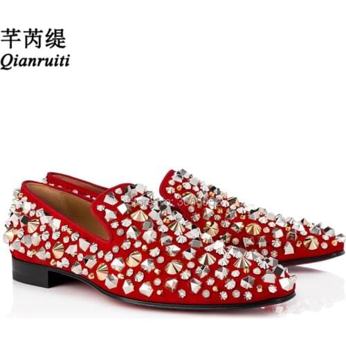 Qianruiti Drop Shipping Luxury Handmade Stone Embellished Rivet Loafers Casual Shoe Black Red Spike Studded Wedding Shoes Men