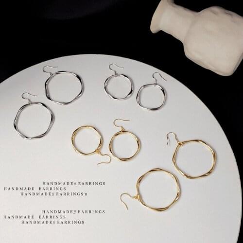 QiLuxy New Fashion Twist Geometric Cricle Drop Earrings for Women Simple Design Shiny Smooth Clear Charm Dangle Earring Jewelry