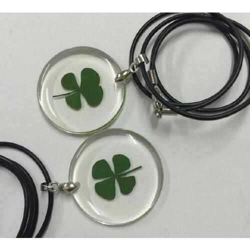 FREE SHIPPING 30 Pendant Real Four Leaf Clover Pressed Round Cool Design Lucid Jewelry