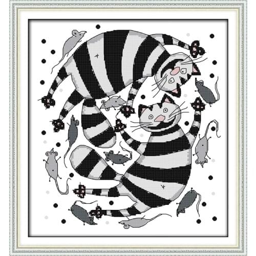Joy Sunday The black and white cats hunting the mice Cross Stitch embroidery Handmade Crafts Needlework Embroidery Home Decor