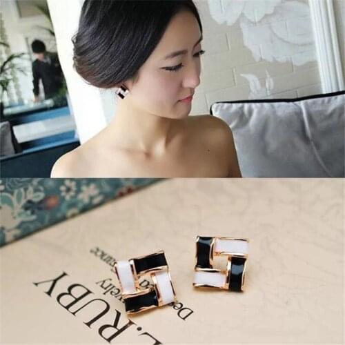 COWNINE European fashion accessories elegant pearl earrings set with cool earpins jewelry gift free shipping