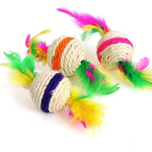 Pet Cat Sisal Ball Toys with Feathers Pet Scratch Chewing Grinding Catch Toy for Kitten Cat Interactive Cat Product Random Color