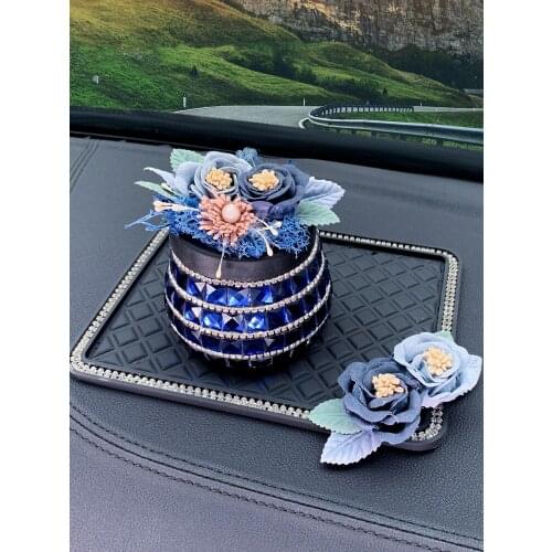 New High Quality Aroma Jewelry Diamond Flower Creative Light Fragrance Car Interior Decoration