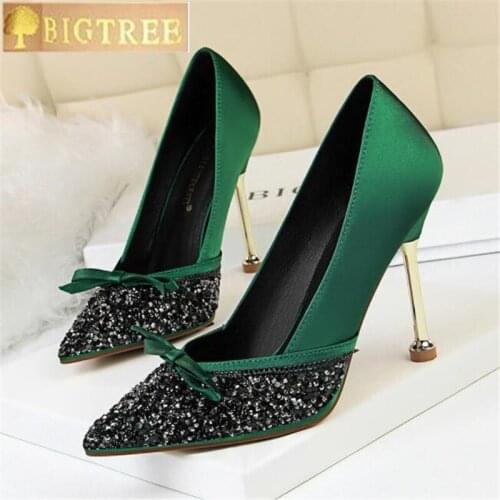 2020 HOT Women Shoes Pointed Toe 10CM Thin Heels Pumps Sequined Cloth Silk Dress High Heels Boat Shoes Wedding Shoes