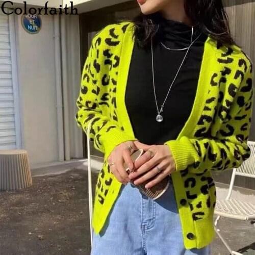 Colorfaith New 2021 Womens Autumn Winter Sweater Fashionable Elegant Short Cardigans Leopard Retro Knitted Lady Tops SWC3070JX