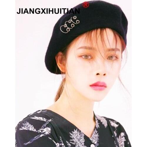 2018 New Vintage Style New Painter Hat Female Winter Stylish Sweet Round Circle Berets black garay Color 55-58cm