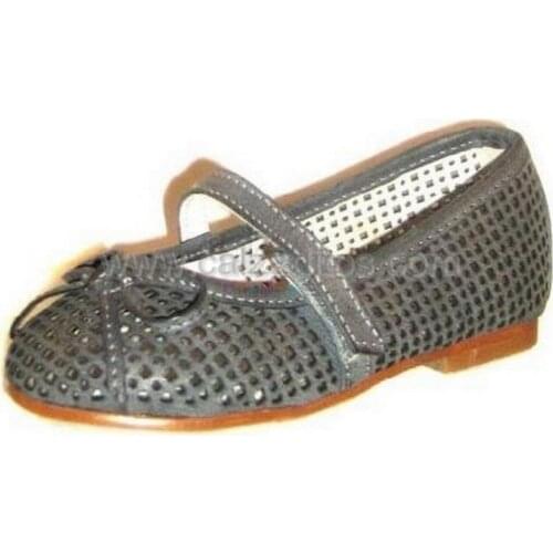 Gray leather manoletines, of Conguitos