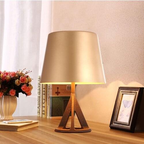 Nordic Triangle Metal Table Lamps Home Decor Modern Desk Lamp Bedroom Bedside Living Room Study Reading LED Stand Light Fixtures