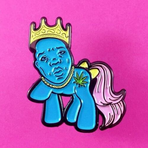 Hip Hop Rock Star Singer Crown Enamel Brooch Pin Backpack Hat Bag Lapel Pins Badges Women Mens Fashion Jewelry Accessories