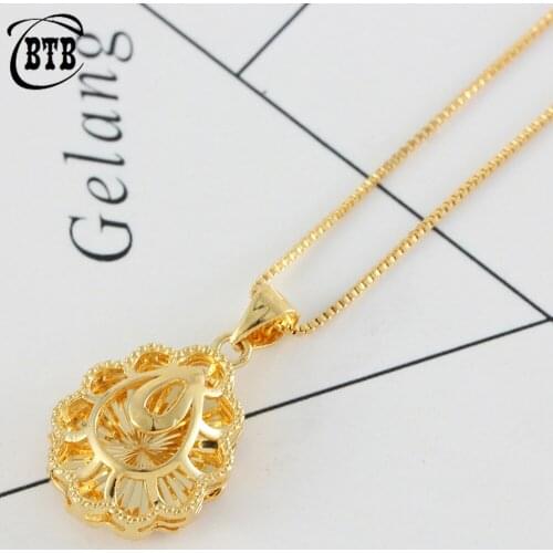 Muslim Fashion Popular Golden Oval Hollow Ladies Pendant Necklace High-end Jewelry Exquisite Necklace Wedding Party Holiday Gift