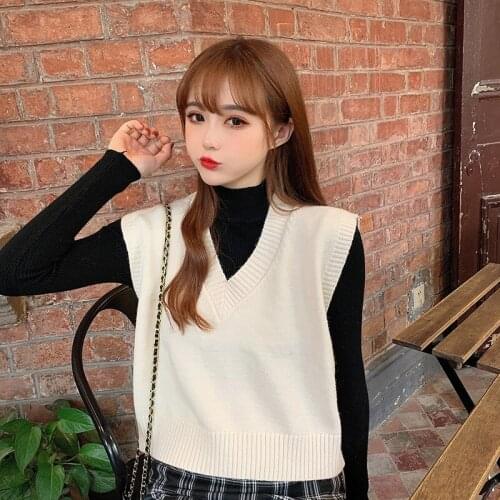 2020 Fall / winter Korea fashion all-match solid black vest loose sleeveless pullover V knitted vest women jacket sweet student