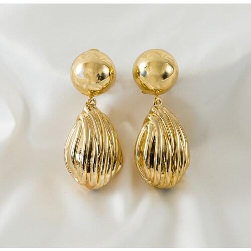 Shell Shaped High Quality Exquisite Style Golden Color Copper Earrings For Women 2021 Popular Design Wedding Party Attendance