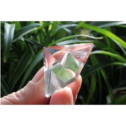 A++++ Clear Quartz Natural crystal pyramid Carving 17g