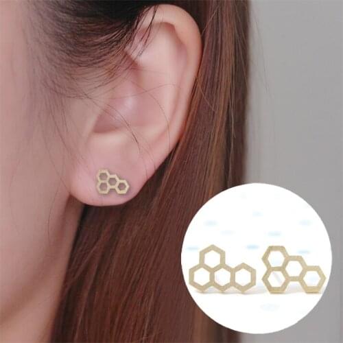 Oly2u New Fashion honeycomb Post Earrings for Women Small Stud Earrings Bridesmaid Wholesale Accessories Party Gift ED039