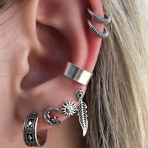 Jiaoyu Stud Earrings