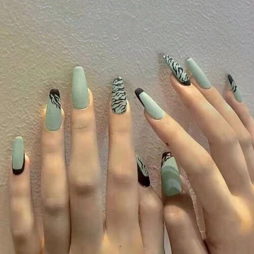 24pcs/Set Pre-design Matte Fake Nails Full Cover Extra Long Green Zebra Strip Artificial Ballet Nail Makeup Art Tips with Glue