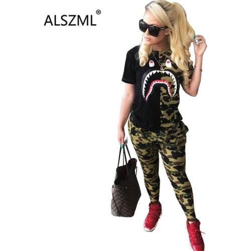 2020 special design round neck short sleeve camouflage animal print top and pants 2 pieces set high street lady fashion outfits