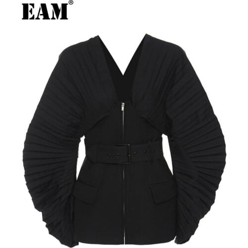 [EAM] Women Black Pleated Belt Temperament Blazer New V-collarLong Sleeve Loose Fit Jacket Fashion Spring Autumn 2021 1DD9279
