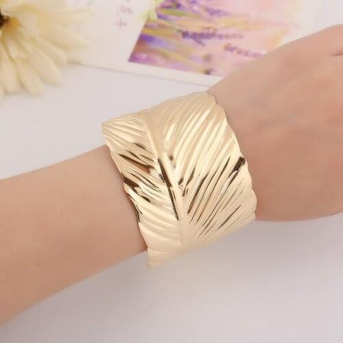 Fashion gold platrd cuff bracelet Female Vintage leaves Wide bangles for women statement jewelry Accessories pulseiras YW263