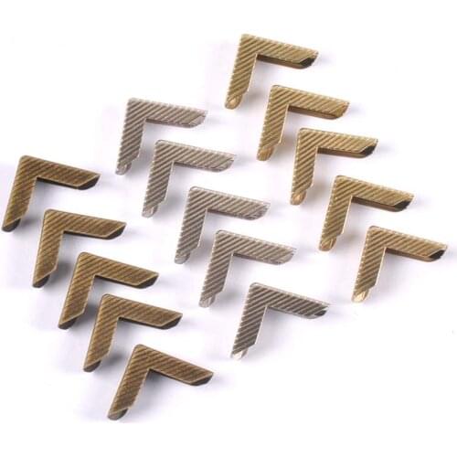 50pcs 17x17mm Striated Antique Metal Book Scrapbooking Notebook Albums Menus Folders Corner Protectors Bronze Tone