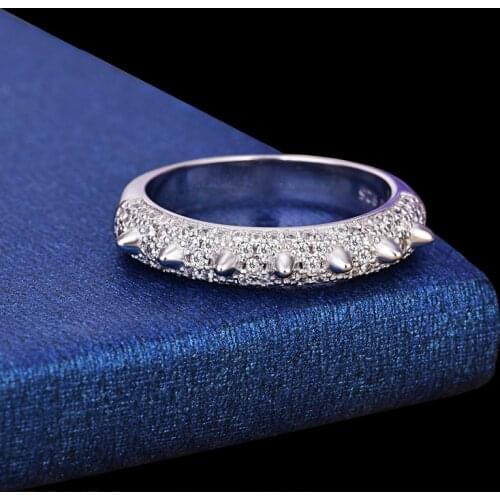 AAA Quality Fashion Chic Rivet Ring Silver Tone Micro Pave Zirconia Exquisite Knuckle Rings for Women Party Jewelry