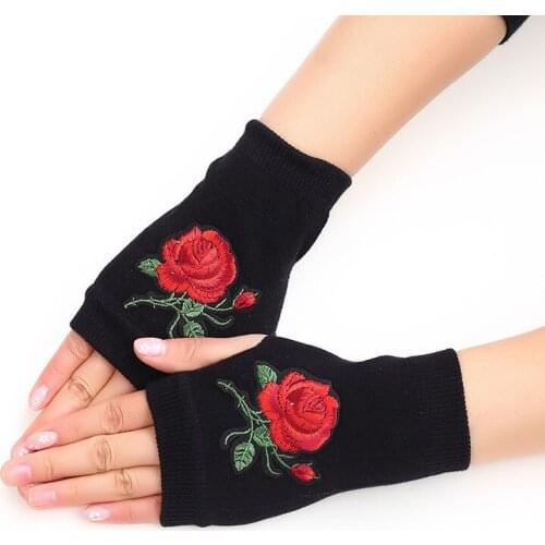 Lovely Cartoon Animals Pattern Skull Winter Rivet Gloves Women Warm Knitted Diamonds Sequins Cool Fingerless Dancing Gloves G101