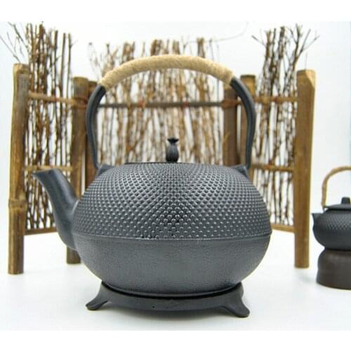 The southern Japanese iron pot boil water oxidation iron teapot uncoated iron bottle 1.8L particles iron pot