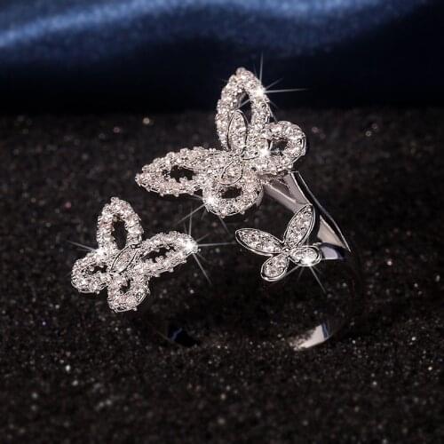 Exquisite Fashion Atmosphere Hollow Diamond Butterfly Ladies Ring Creative Three Butterfly Jewelry Ladies Wedding Ring