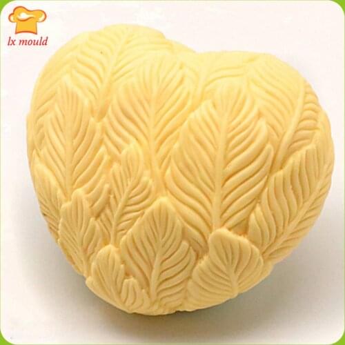 Heart Shaped Feather Pattern soap Silicone Mould Handmade Candle Mold Baking